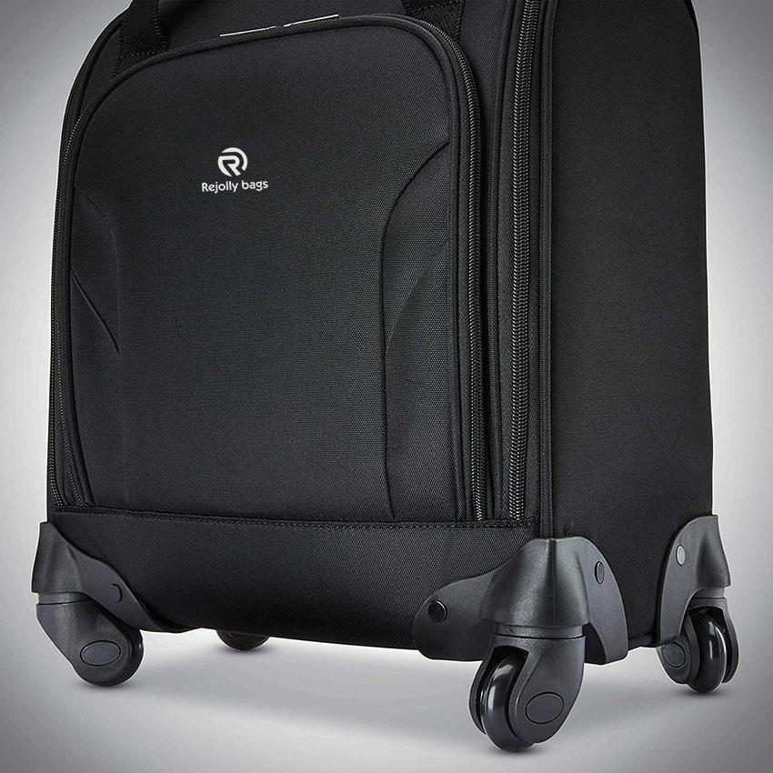 Carry-on Spinner with USB Port 4-Wheel Roller Bag