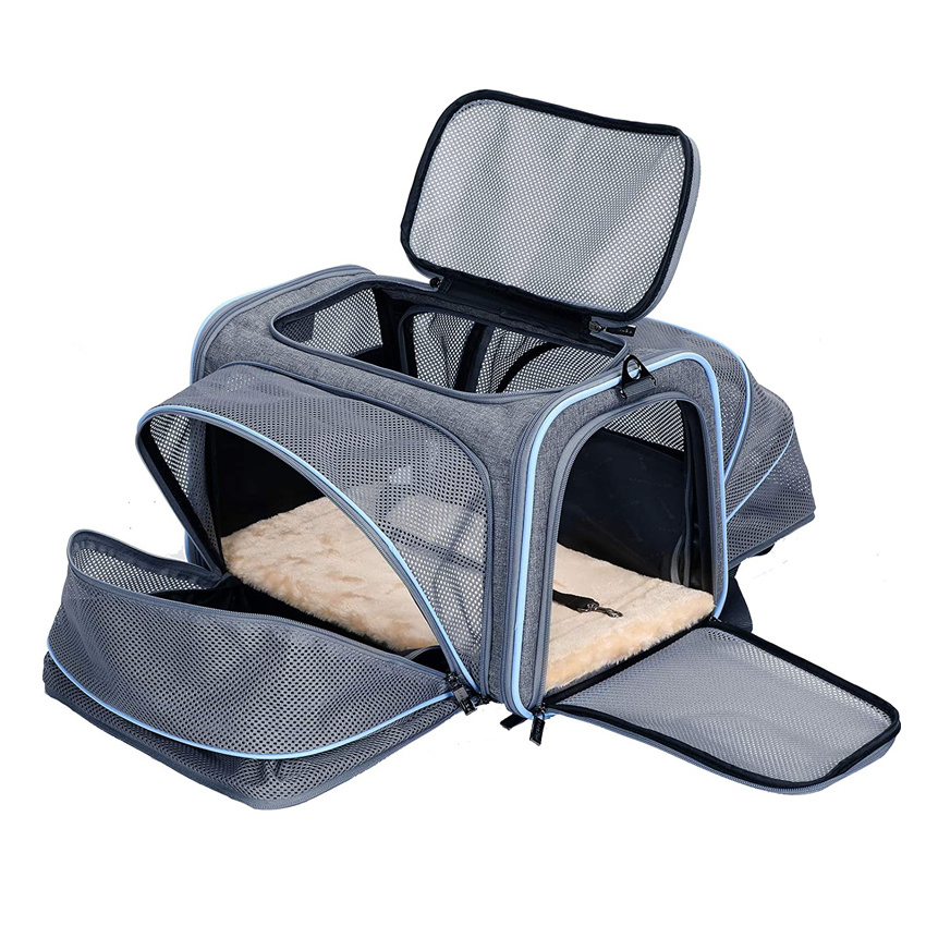 Large Capacity Breathable Cat and Dog Carriers Bag Washable Outdoor Pet Bag