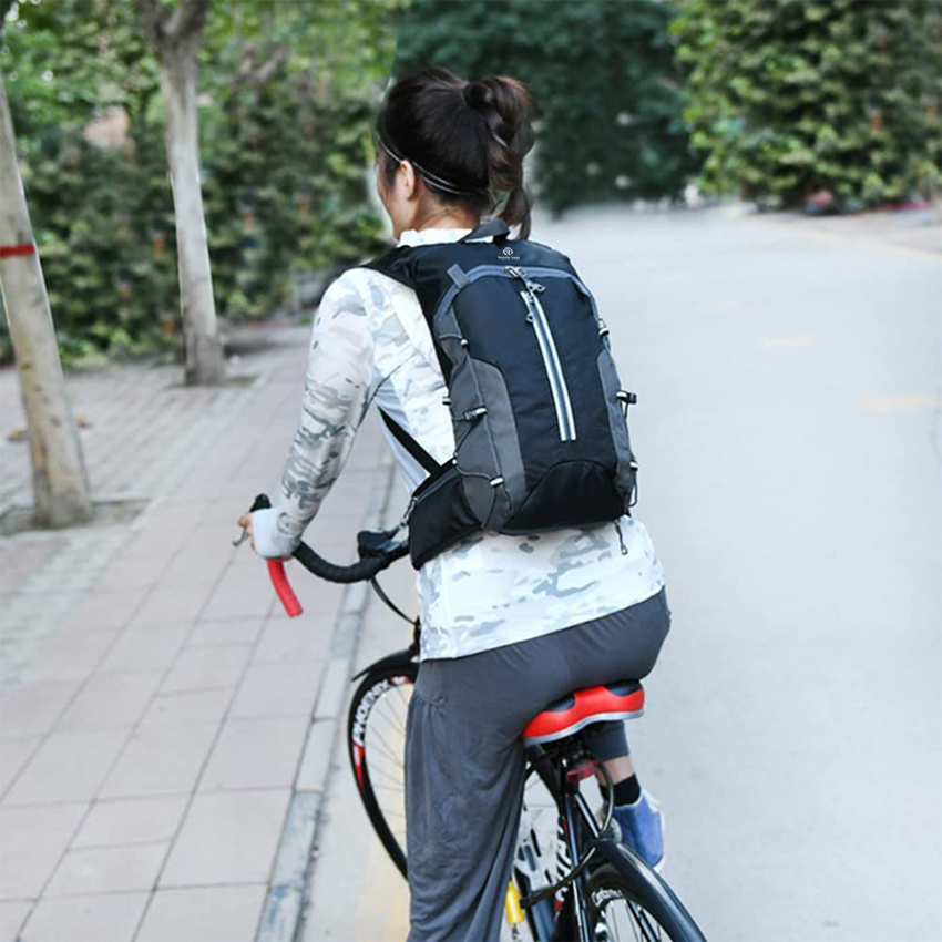 Cycling Backpack for Men and Women, Waterproof and Breathable Hiking Bag for Sport, Cycling Hydration Bag